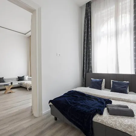 Majestic Dream In The Heart Of בודפשט